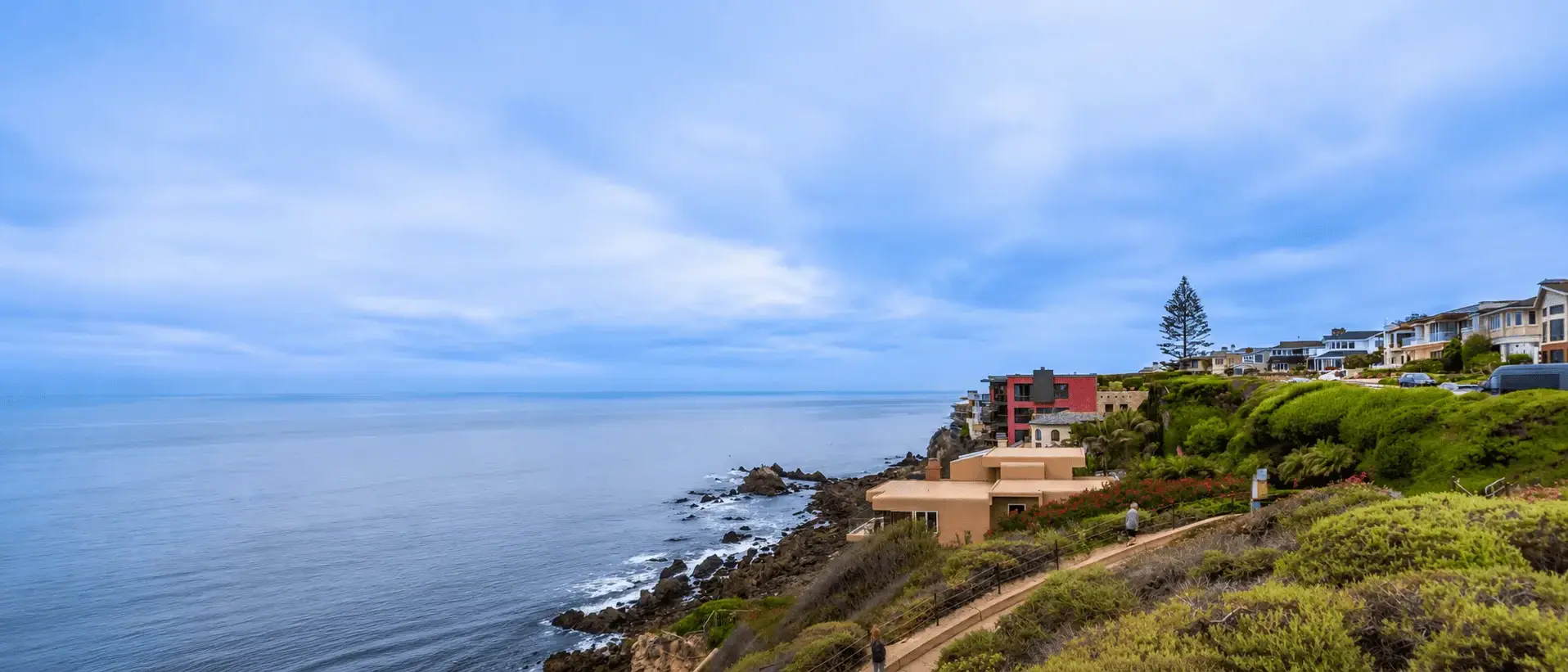 Scenic Southern California coastline near Costa Mesa, home to California Treatment Collective, an all men's mental health treatment center providing compassionate, evidence-based care.